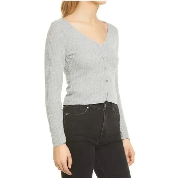 Socialite Women's Cropped Cardigan Sweater Large Grey NWT V-Neck Long Sleeve - Picture 2 of 8
